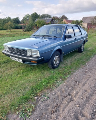 Volkswagen Passat cena 10000 przebieg: 150000, rok produkcji 1983 z Góra małe 106